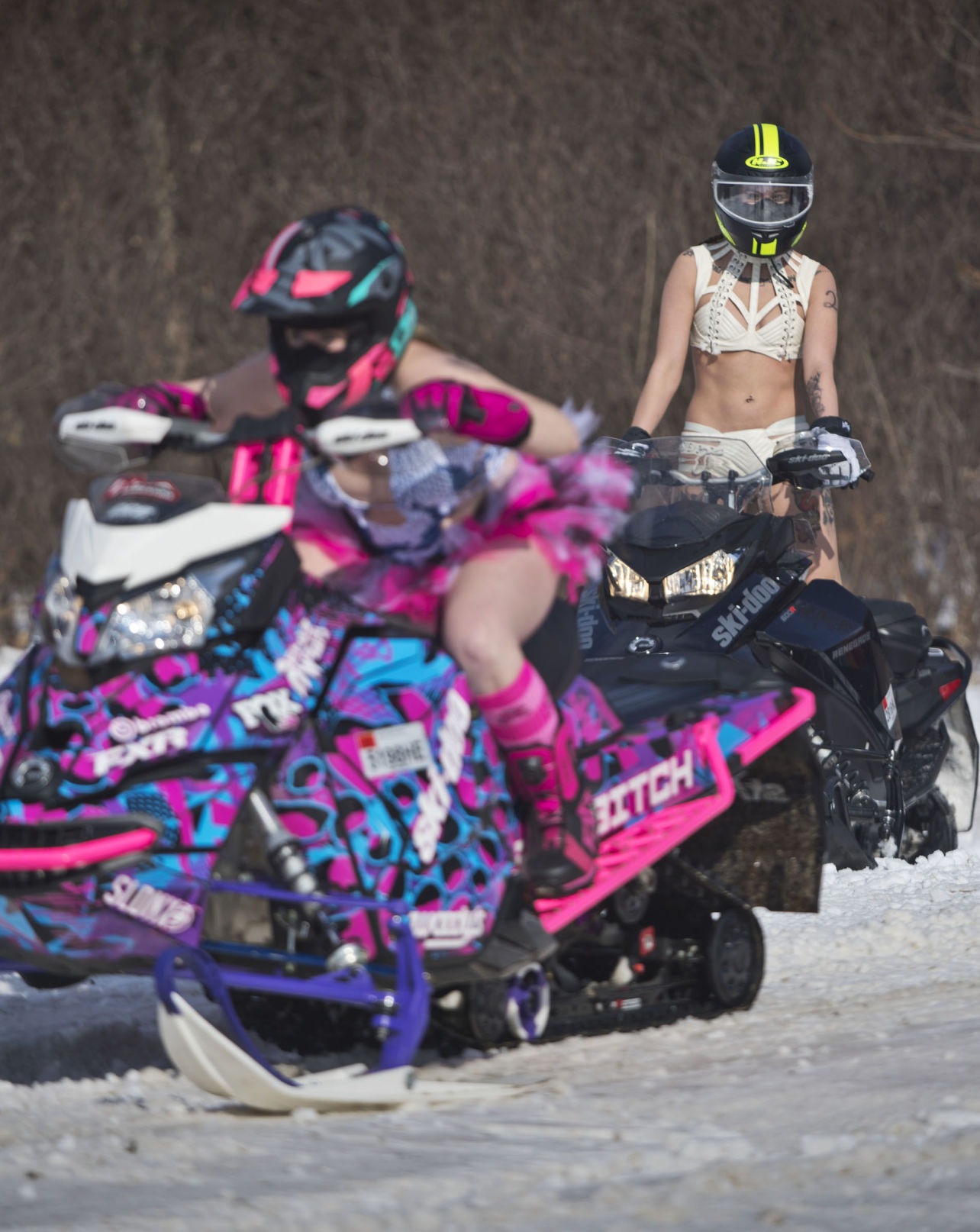 0223_wds_Bikini Smowmobile_cl2.jpg